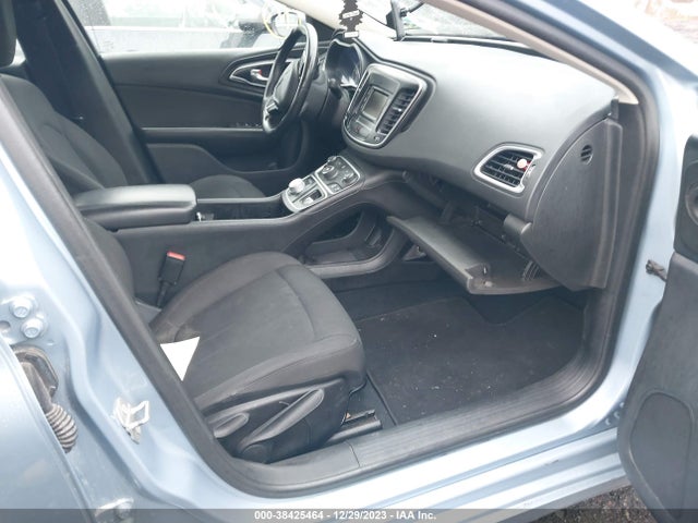 Chrysler 200 Limited 2015 1C3CCCAB2FN720504 Image 5