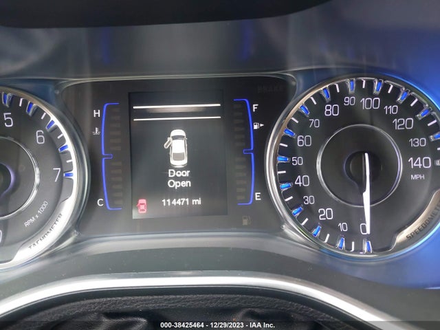 Chrysler 200 Limited 2015 1C3CCCAB2FN720504 Image 7