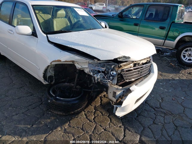 2002 LEXUS IS 300 BASE W/5-SPEED AUTO VIN: JTHBD192220046857