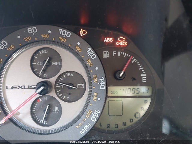 2002 LEXUS IS 300 BASE W/5-SPEED AUTO VIN: JTHBD192220046857
