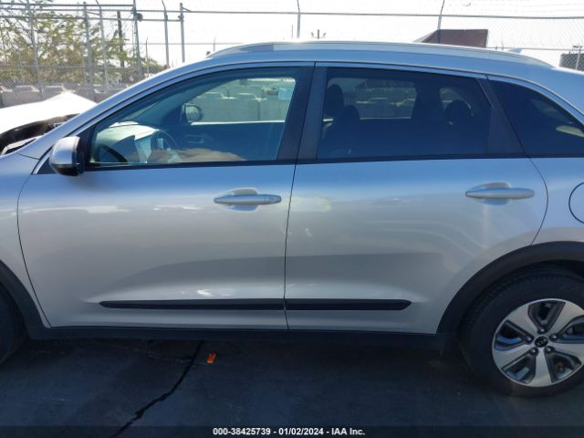 KNDCB3LC9L5397021 KIA NIRO LX