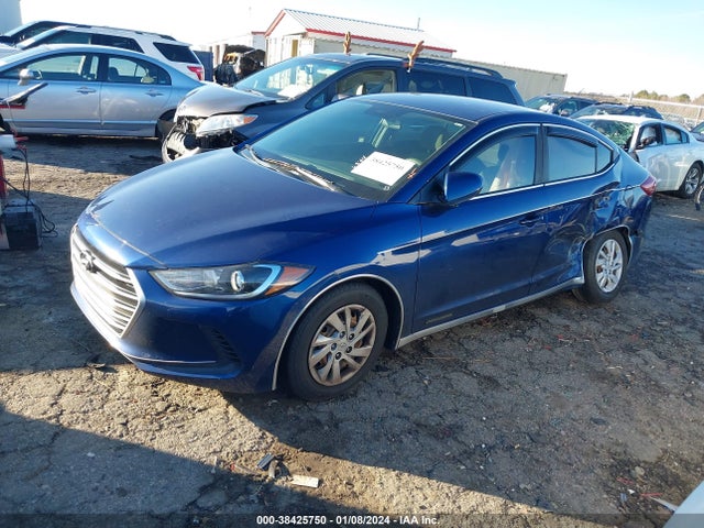 Hyundai ELANTRA SE 2018 5NPD74LF6JH273775 Image 2
