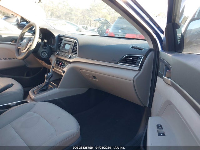 Hyundai ELANTRA SE 2018 5NPD74LF6JH273775 Image 5