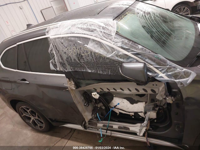 BMW X1 Xdrive28i 2016 WBXHT3C35G5E48237 Image 13
