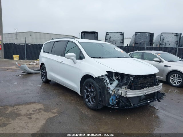 2018 CHRYSLER PACIFICA TOURING L VIN: 2C4RC1BG1JR362246