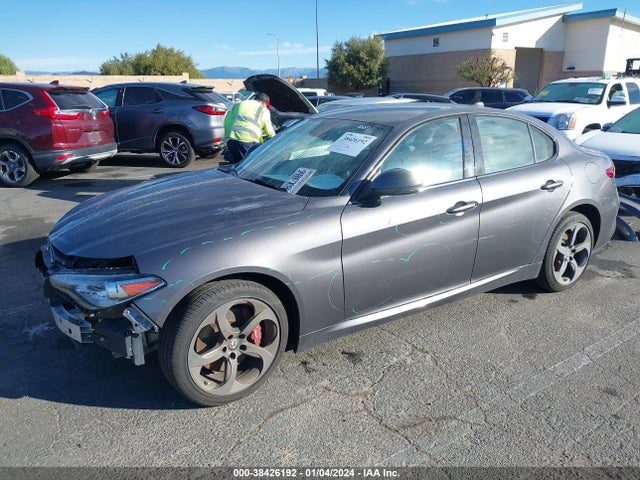 ZARFAEDN2J7563107 Alfa Romeo Giulia Awd