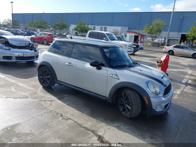 2011 MINI COOPER S WMWSV3C58BTY12857 Photo 0