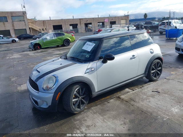 2011 MINI COOPER S WMWSV3C58BTY12857 Photo 1