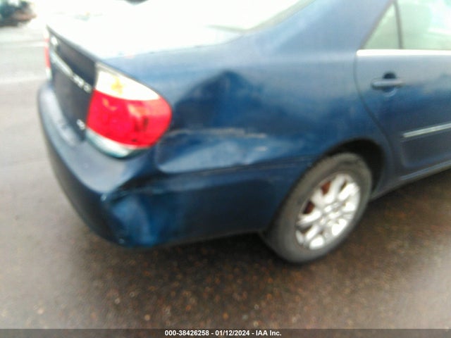2005 TOYOTA CAMRY XLE V6 VIN: 4T1BF30K25U102244