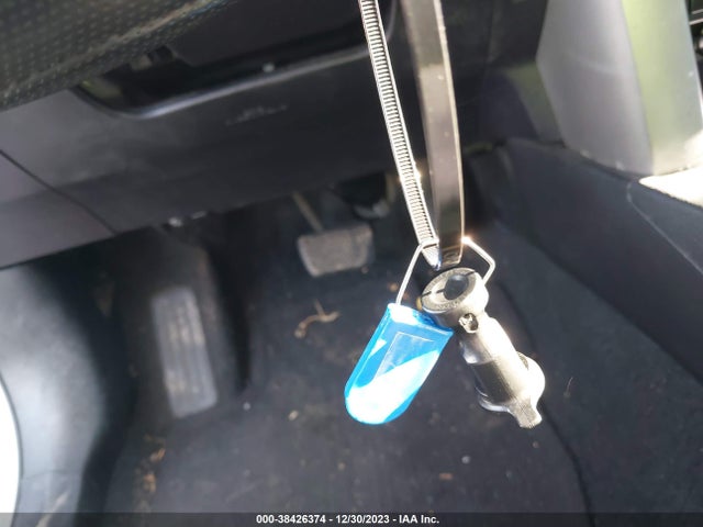 2017 TOYOTA RAV4 LE VIN: 2T3ZFREV9HW403030