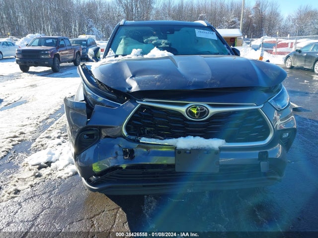 Toyota Highlander Xle 2022 5TDGZRBH5NS574352 Image 12
