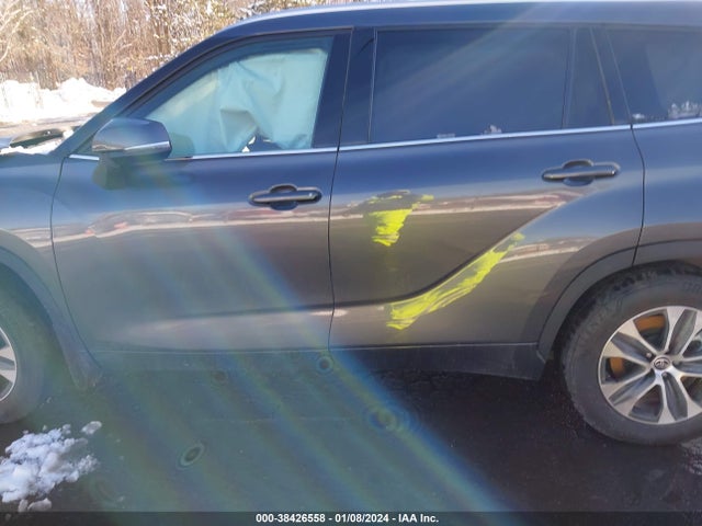 Toyota Highlander Xle 2022 5TDGZRBH5NS574352 Image 14