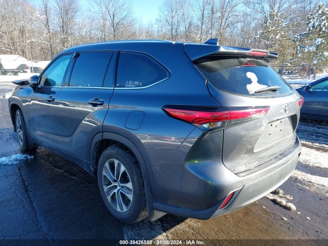 Toyota Highlander Xle 2022 5TDGZRBH5NS574352 Image 3