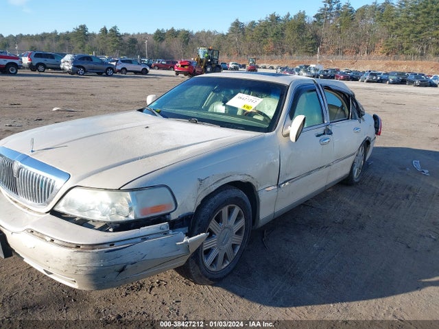 2003 LINCOLN TOWN CAR CARTIER/CARTIER PREMIUM VIN: 1LNHM83W43Y613469