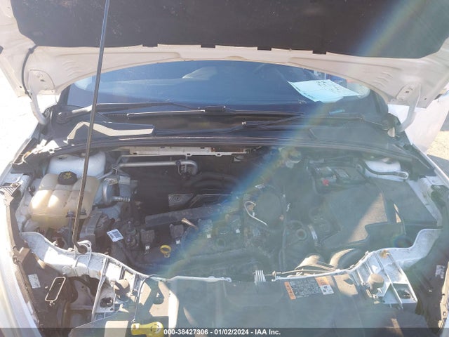 Ford FOCUS SE 2016 1FADP3F22GL308048 Image 10