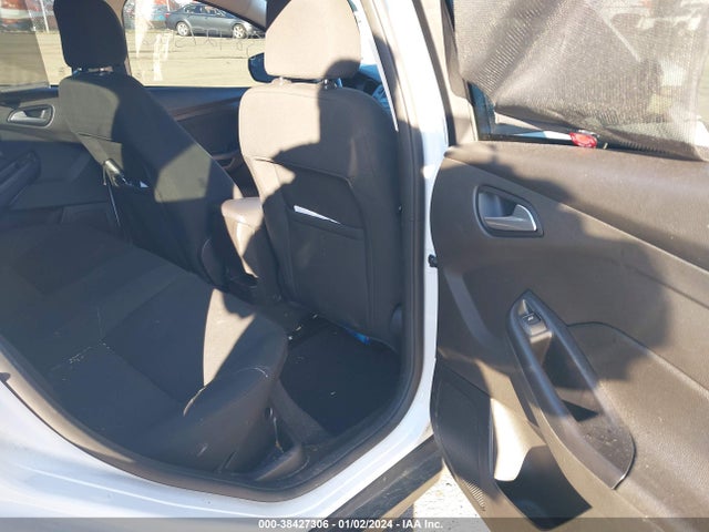 Ford FOCUS SE 2016 1FADP3F22GL308048 Image 8