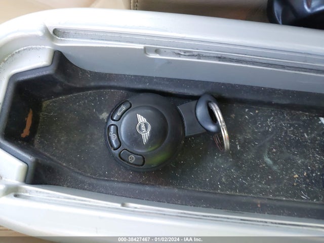 2008 MINI COOPER WMWMF33528TU68652 Photo 10