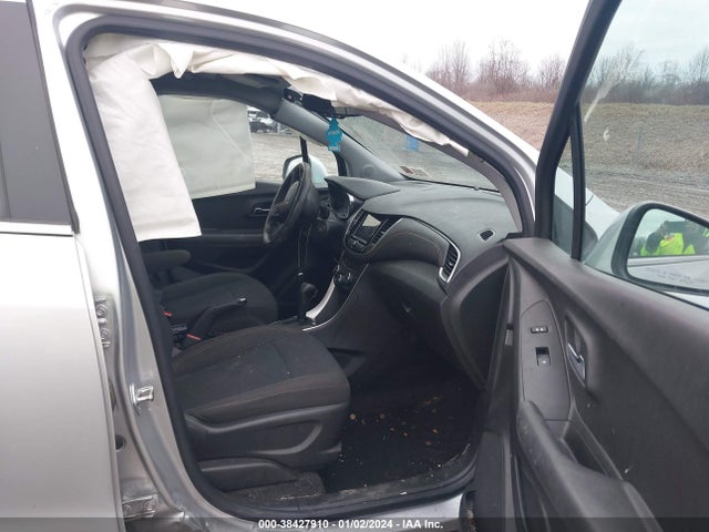 Chevrolet TRAX LS 2018 KL7CJKSBXJB710398 Image 5
