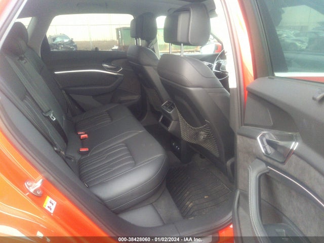 WA1VABGE7KB008811 Audi E-tron Premium Plus