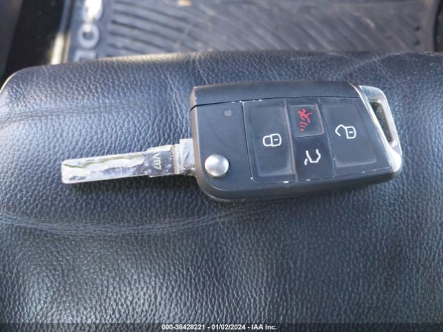 WVWUF7AUXGW108983 Volkswagen Golf R 4-door
