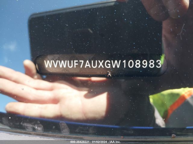 WVWUF7AUXGW108983 Volkswagen Golf R 4-door