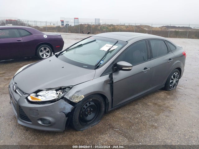 Ford FOCUS SE 2014 1FADP3F20EL359948 Image 2