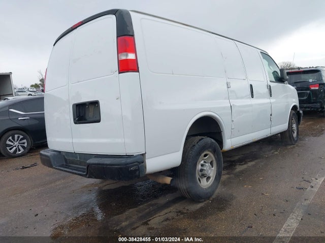 Chevrolet Express 2500 Work Van 2018 1GCWGAFGXJ1284278 Image 4