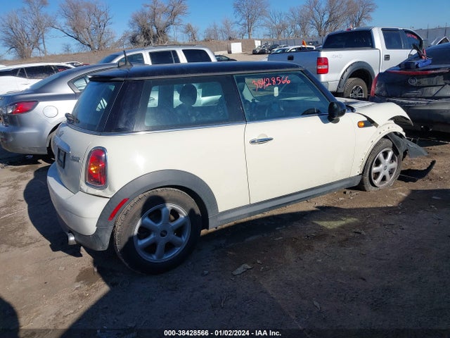 2008 MINI COOPER WMWMF33518TU67590 Photo 3