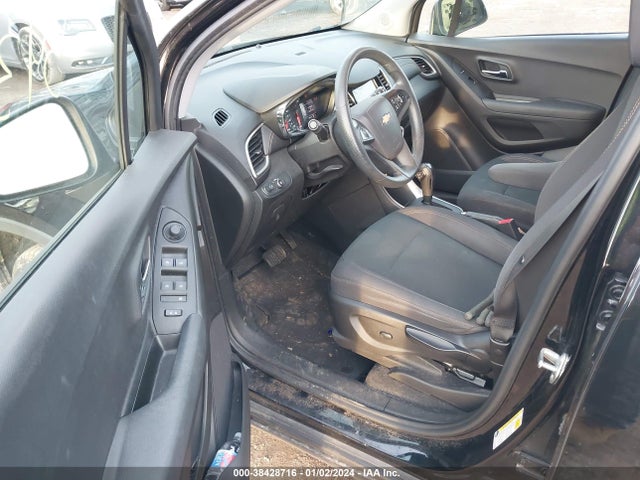 Chevrolet TRAX LS 2019 3GNCJKSB0KL281587 Image 5