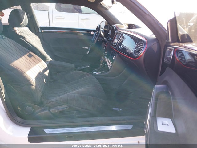 2013 VOLKSWAGEN BEETLE 2.0T TURBO VIN: 3VWVA7AT7DM616198