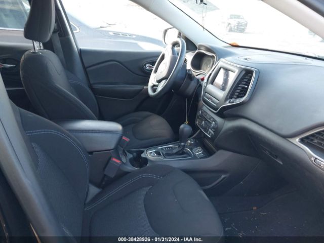 2019 JEEP CHEROKEE 1C4PJMCB4KD288469 Photo 4