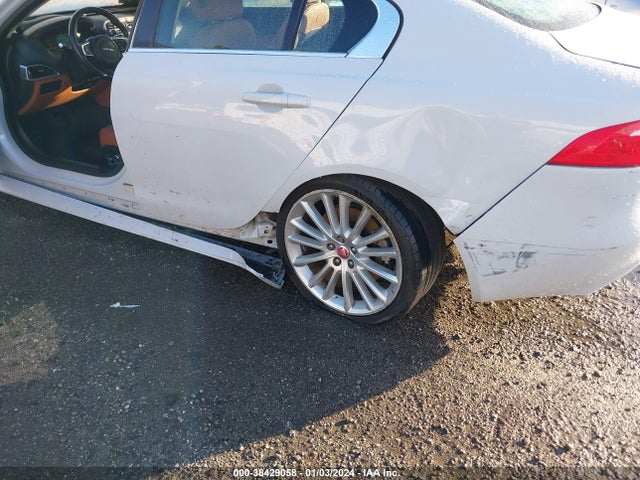 2018 JAGUAR XE SAJAH4EV2JCP16943 Photo 5