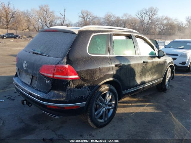 2016 VOLKSWAGEN TOUAREG WVGEP9BP4GD005300 Photo 3