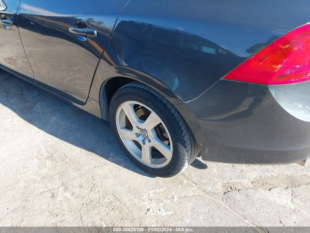 2013 VOLVO S60 T5/T5 PLATINUM/T5 PREMIER/T5 PREMIER PLUS VIN: YV1612FS4D2180714