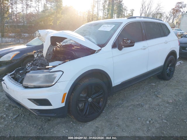 3VV3B7AX8LM155975 Volkswagen Tiguan 2.0t Se/2.0t Se R-line Black/2.0t Sel