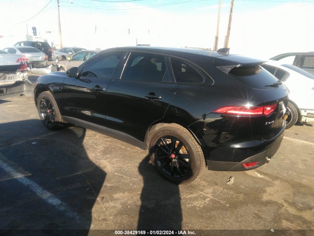 2017 JAGUAR F-PACE SADCK2BV7HA068401 Photo 2