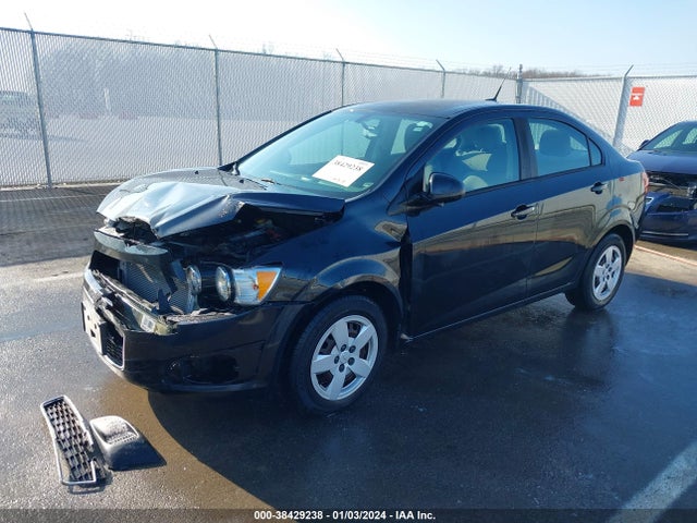 Chevrolet Sonic Ls Auto 2014 1G1JA5SH3E4235907 Image 2