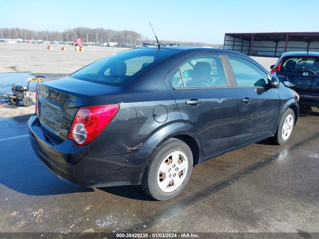 Chevrolet Sonic Ls Auto 2014 1G1JA5SH3E4235907 Image 4