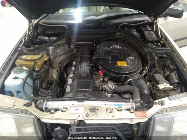 1989 MERCEDES-BENZ 260 WDBEA26D0KA898300 Photo 9