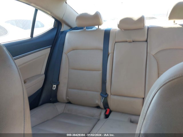 Hyundai Elantra Limited 2017 5NPD84LF7HH012016 Image 8