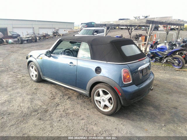 2010 MINI COOPER WMWMR3C56ATZ19417 Photo 2