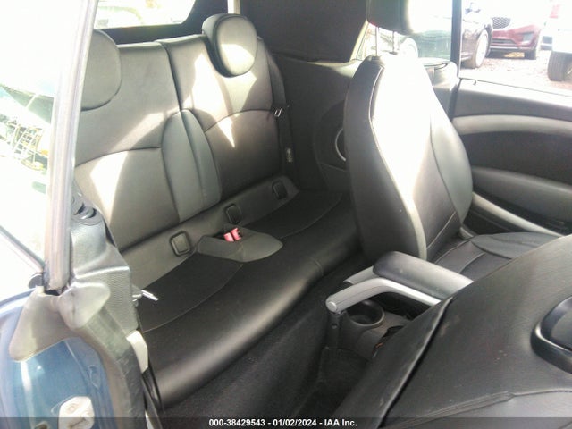 2010 MINI COOPER WMWMR3C56ATZ19417 Photo 7