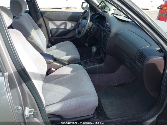 1995 TOYOTA CAMRY LE VIN: JT2SK12E7S0318131