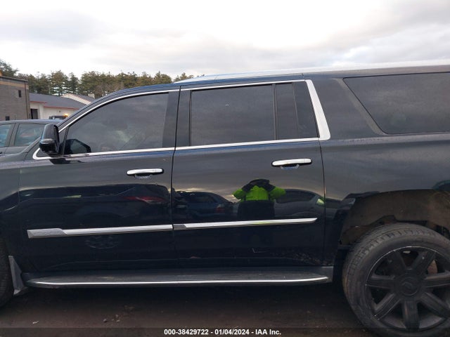 1GYS4HKJ3HR152924 Cadillac Escalade Esv Luxury