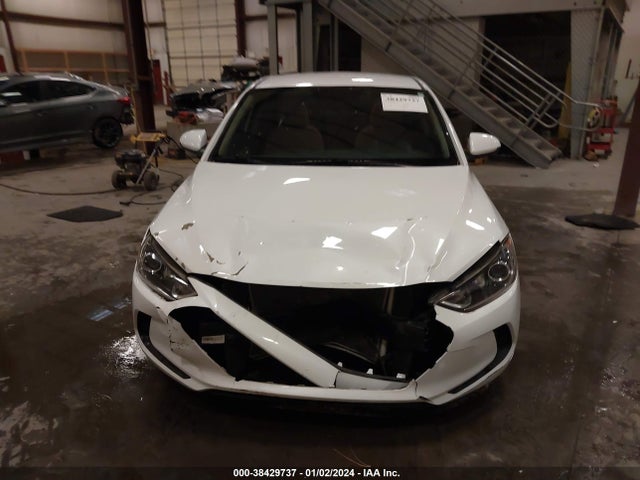 2018 HYUNDAI ELANTRA SE VIN: 5NPD74LF3JH294793