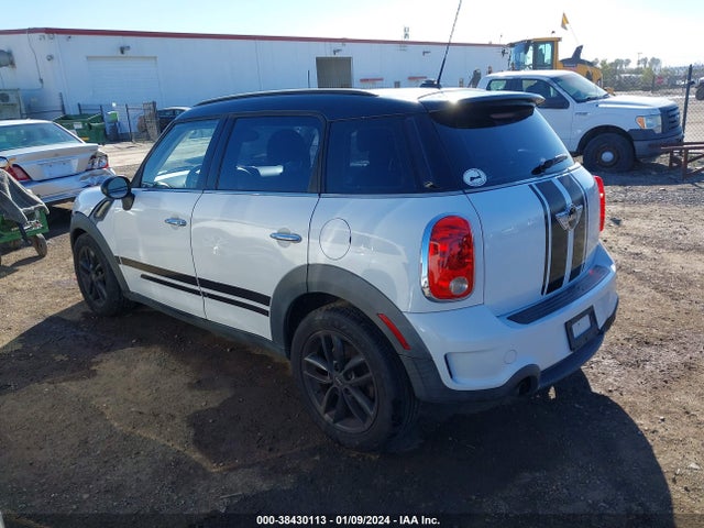 2011 MINI COOPER S COUNTRYMAN WMWZC3C56BWL78375 Photo 2
