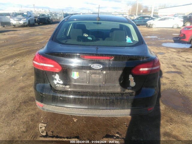 Ford FOCUS SE 2018 1FADP3F22JL318649 Image 16