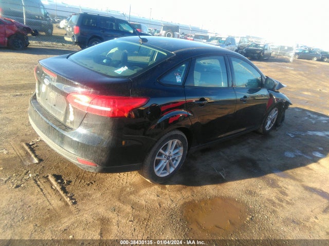 Ford FOCUS SE 2018 1FADP3F22JL318649 Image 4