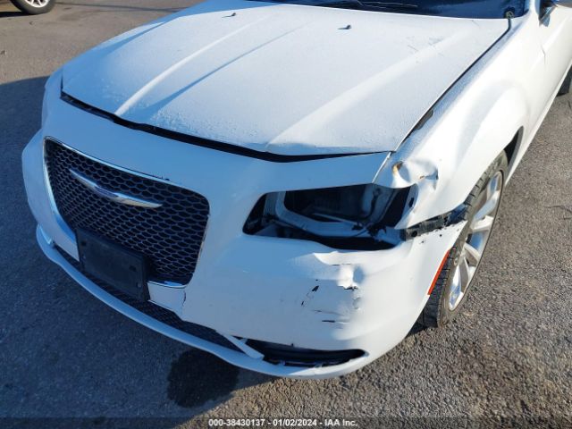2C3CCAEG8JH159558 Chrysler 300 Limited