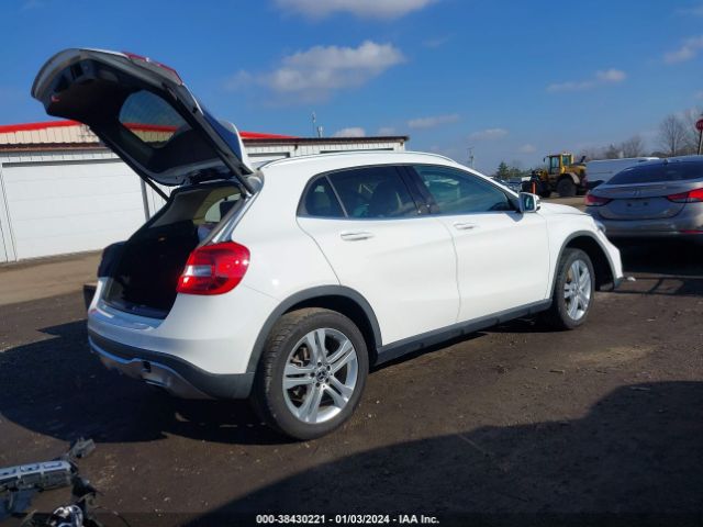 2019 MERCEDES-BENZ GLA 250 WDCTG4GB5KJ565049 Photo 3